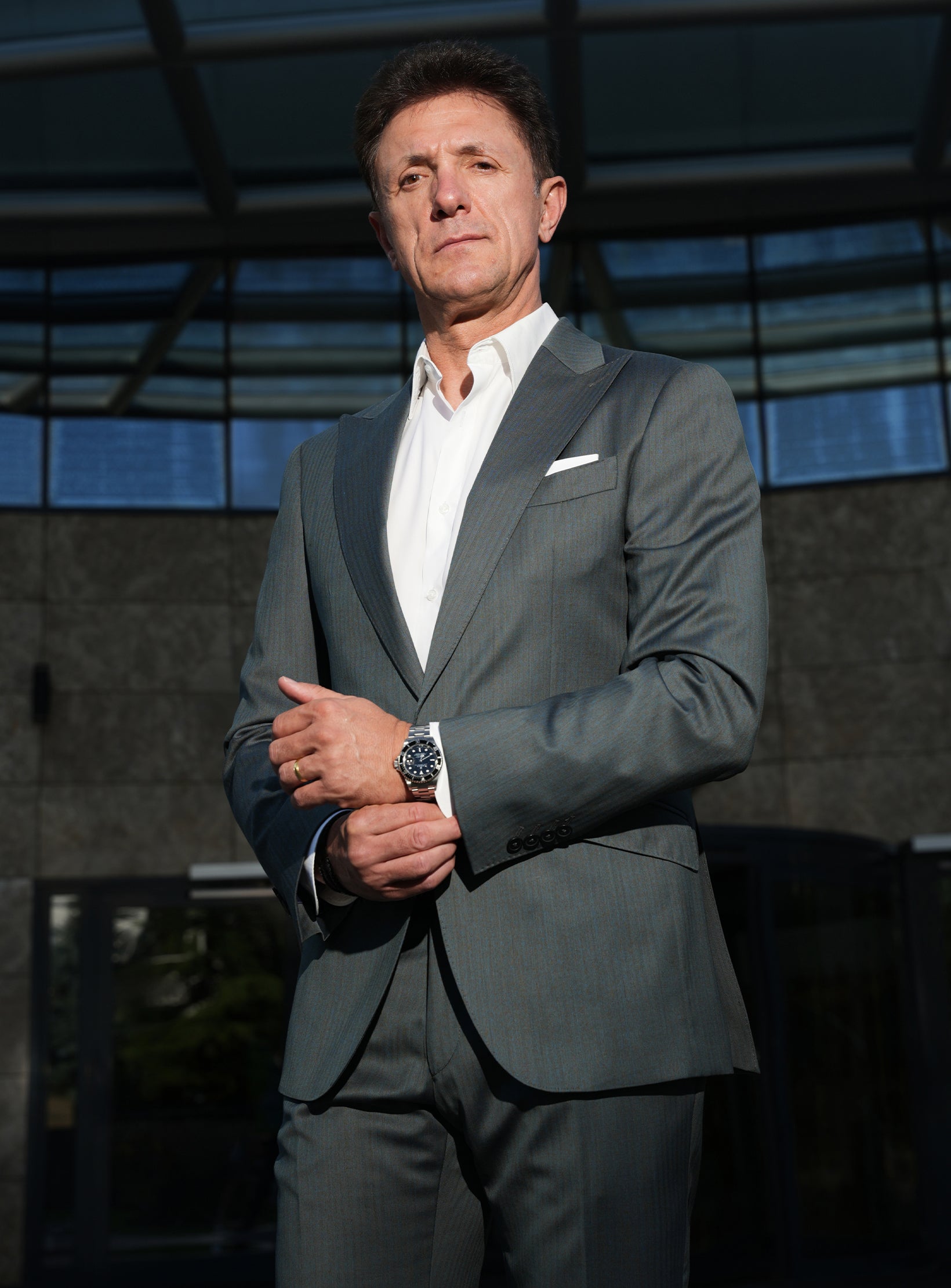 Costum Business Distinction