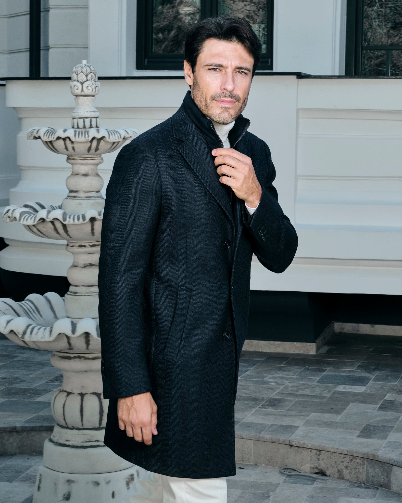 Refined Presence. Timeless Outerwear.