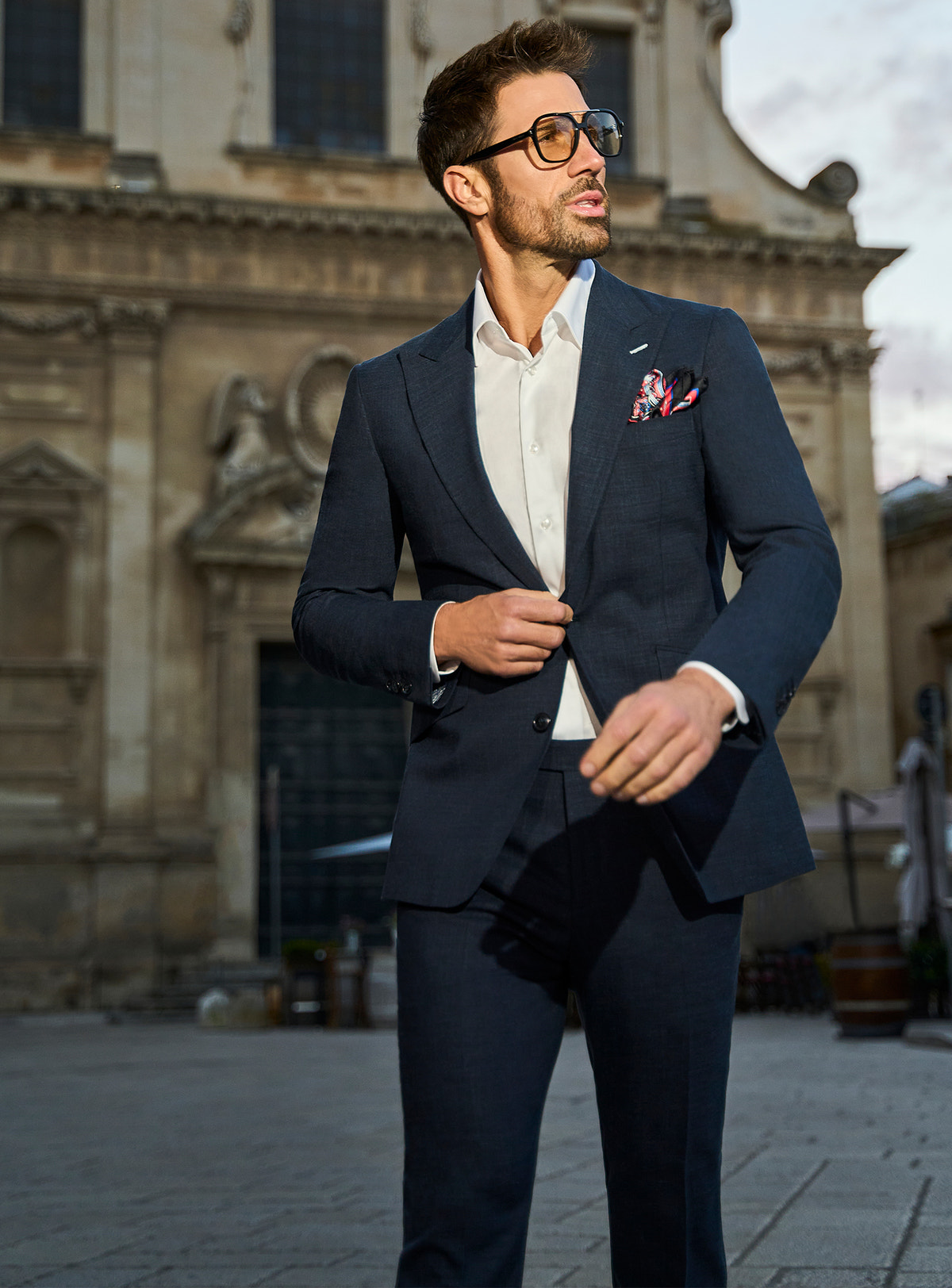 Costum Genoa Prestige Consiglieri bleumarin cu revere ascuțite și cămașă albă
