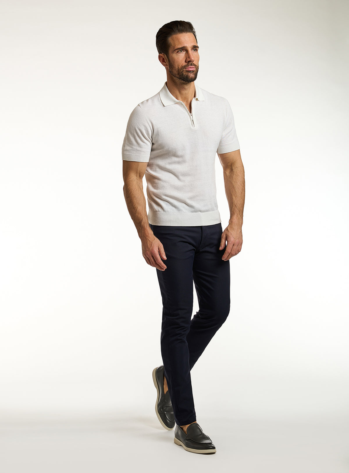 Polo Consiglieri ivoire cu fermoar scurt și pantaloni bleumarin