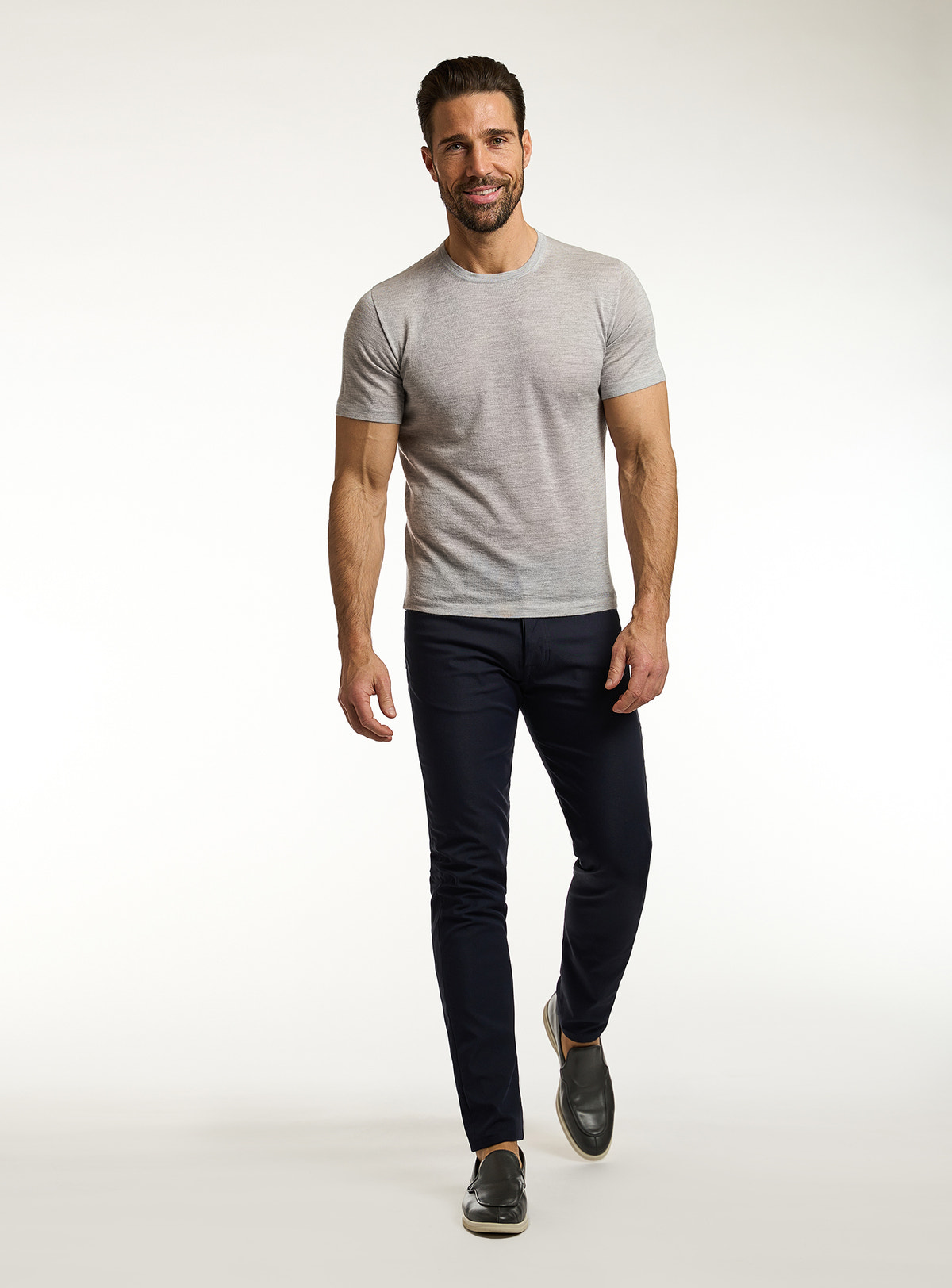 Tricou Consiglieri gri deschis cu decolteu rotund și pantaloni bleumarin