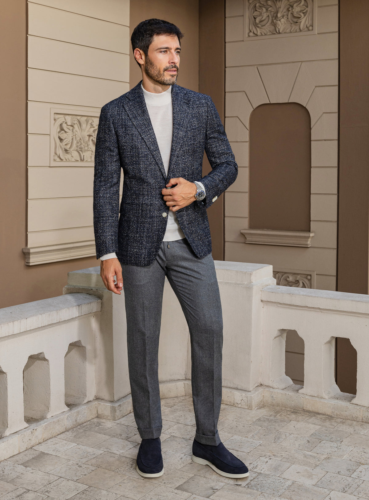 Ținută Consiglieri cu sacou bleumarin texturat și pantaloni gri