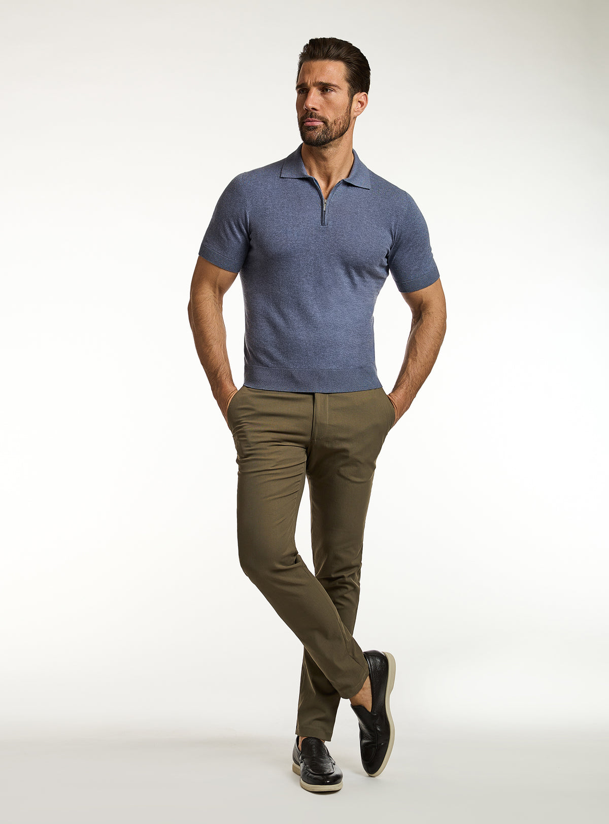 Polo Consiglieri albastru cu fermoar scurt și pantaloni kaki