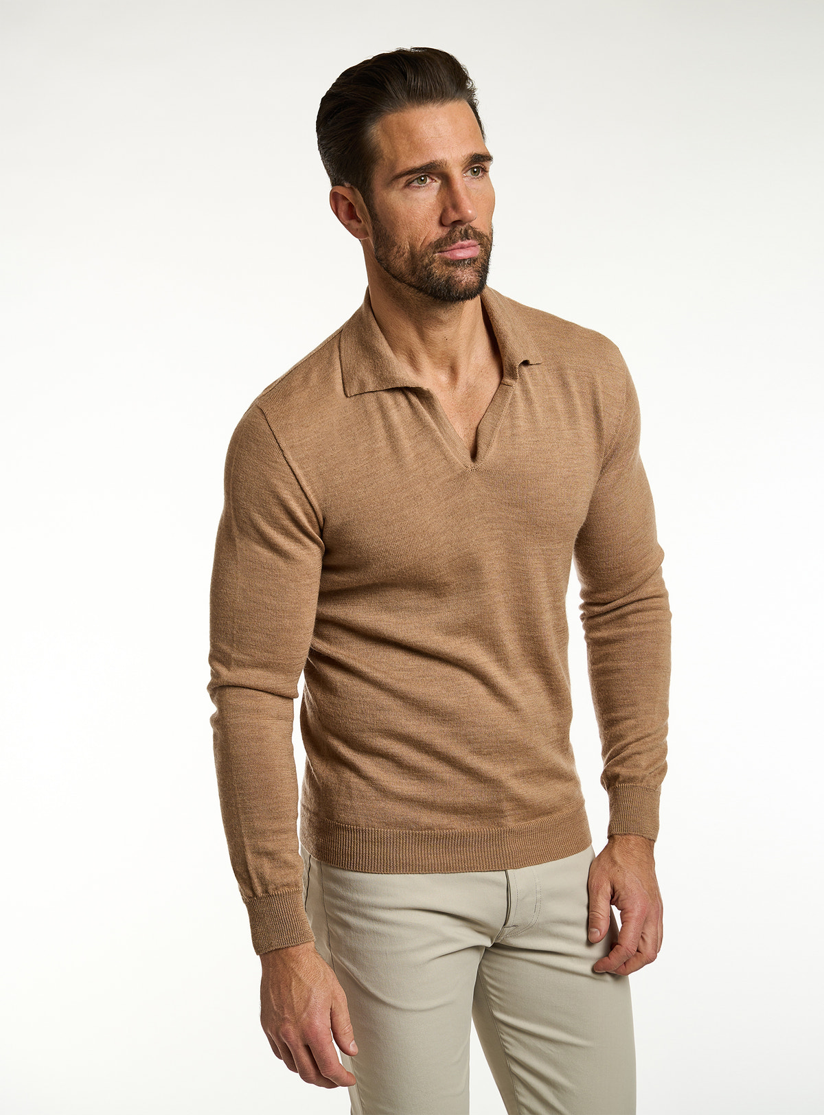 Pulover Consiglieri camel cu guler polo și pantaloni bej