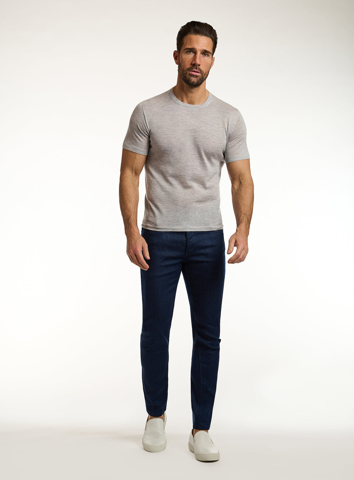 Tricou Consiglieri gri deschis cu decolteu rotund și pantaloni bleumarin