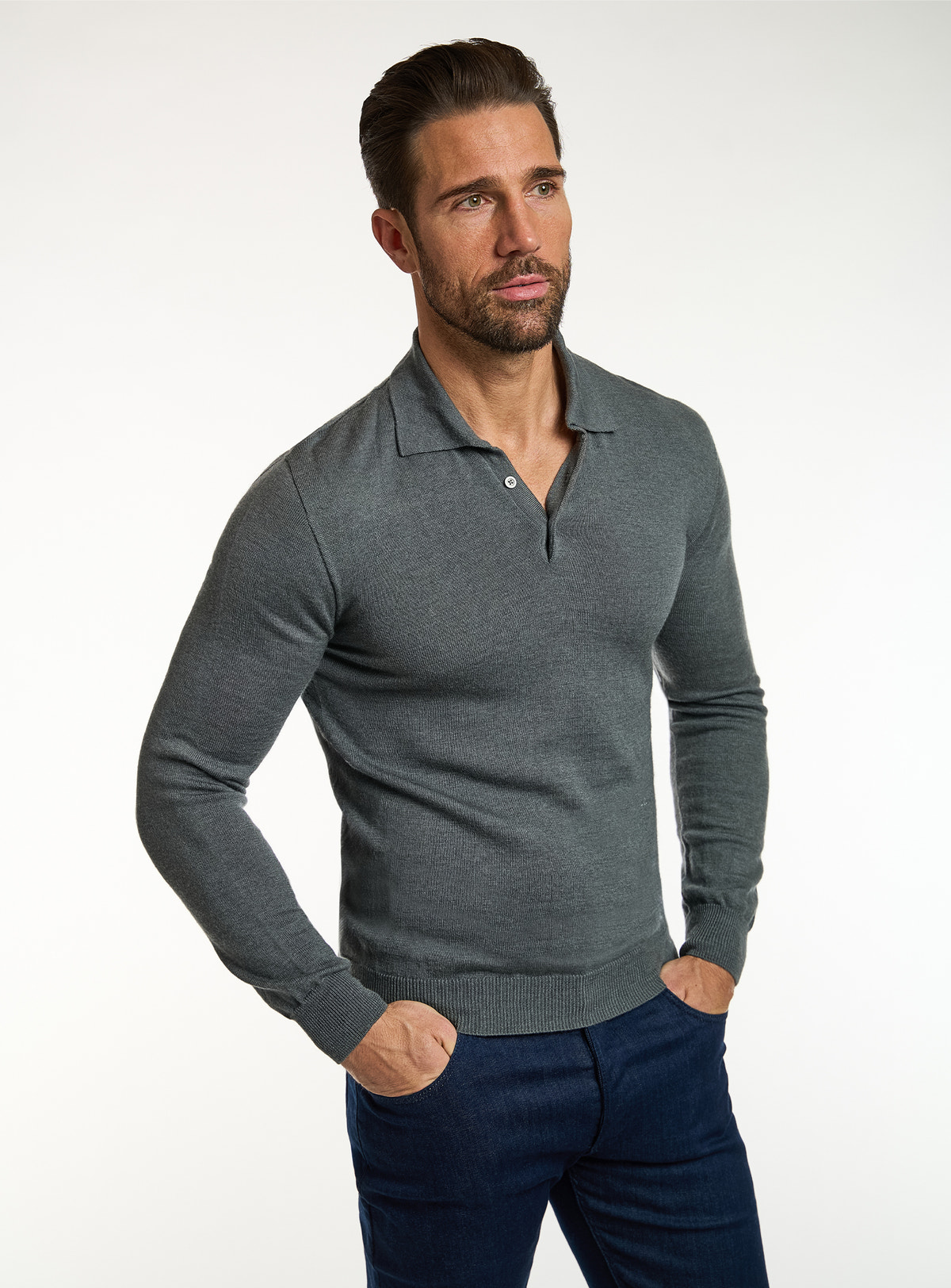 Pulover Consiglieri verde-gri cu guler polo și jeans bleumarin