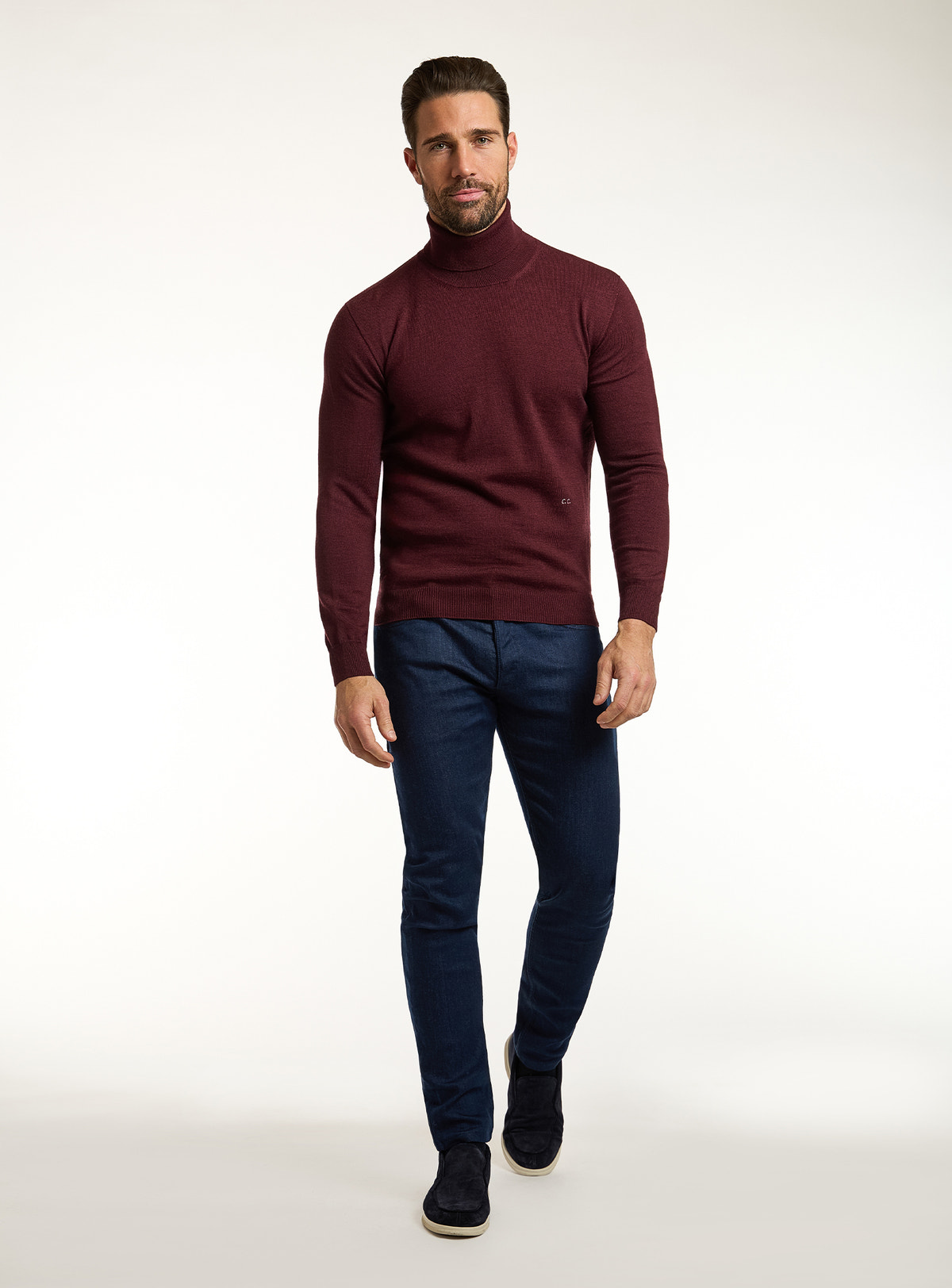 Maletă Consiglieri bordo cu jeans bleumarin
