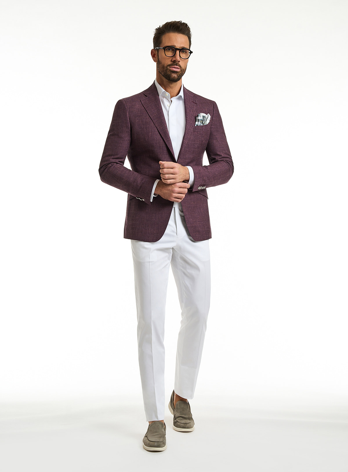 Sacou Genova Sophisticato Consiglieri în nuanță de prună, cu cămașă albă și pantaloni albi