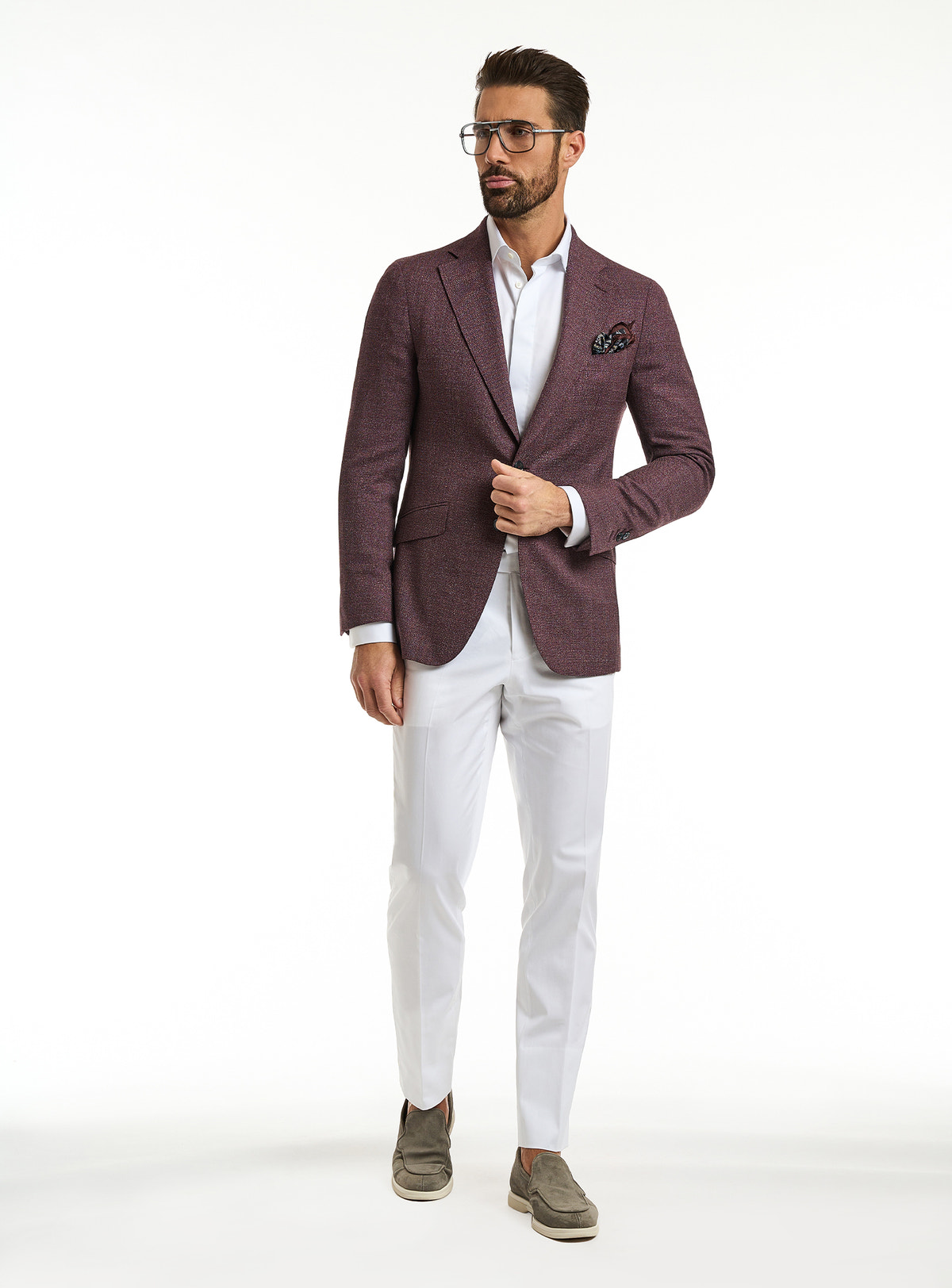 Sacou Genova Sophisticato Consiglieri în nuanță de prună, cu cămașă albă și pantaloni albi