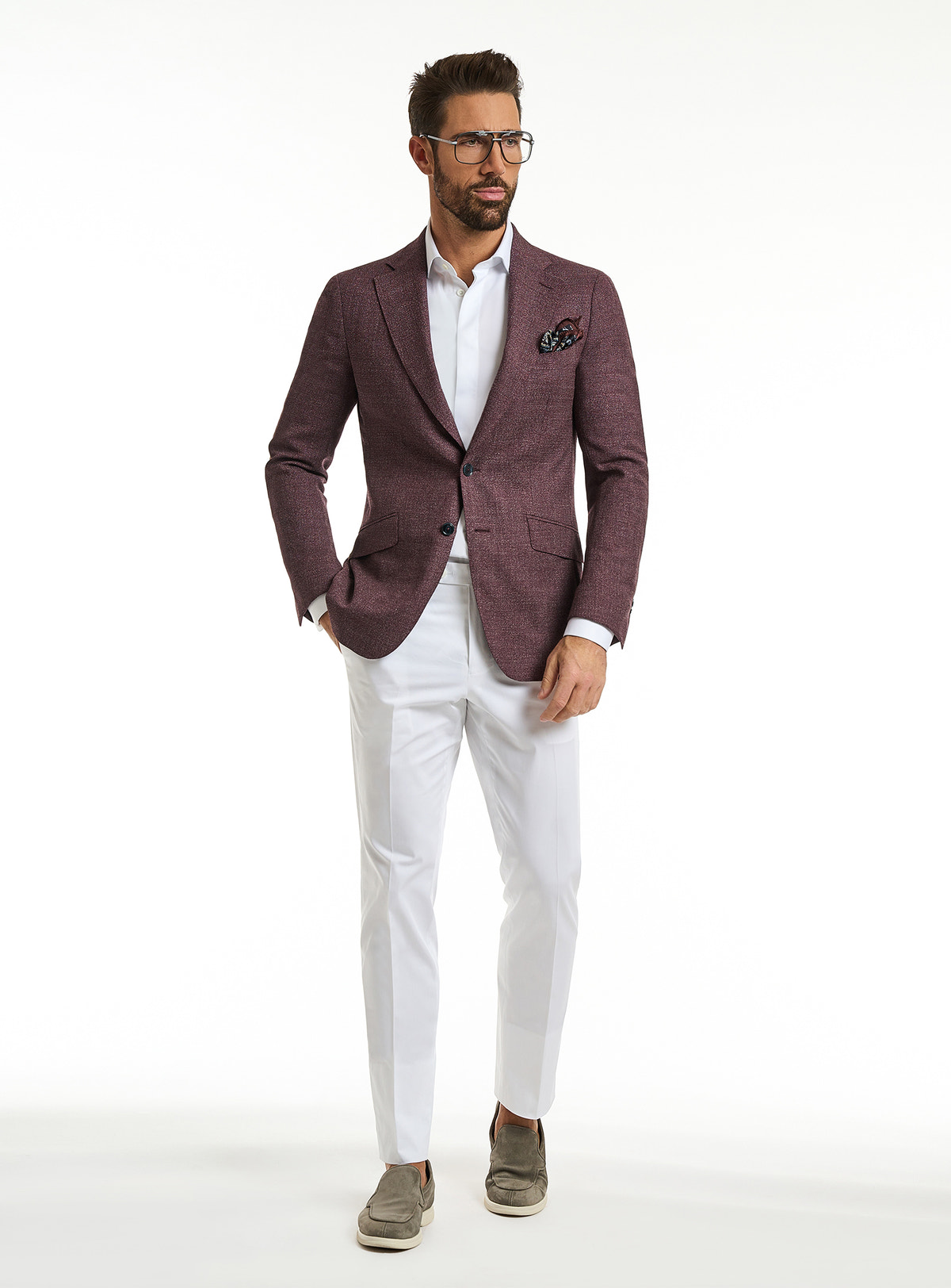 Sacou Genova Sophisticato Consiglieri în nuanță de prună, cu cămașă albă și pantaloni albi