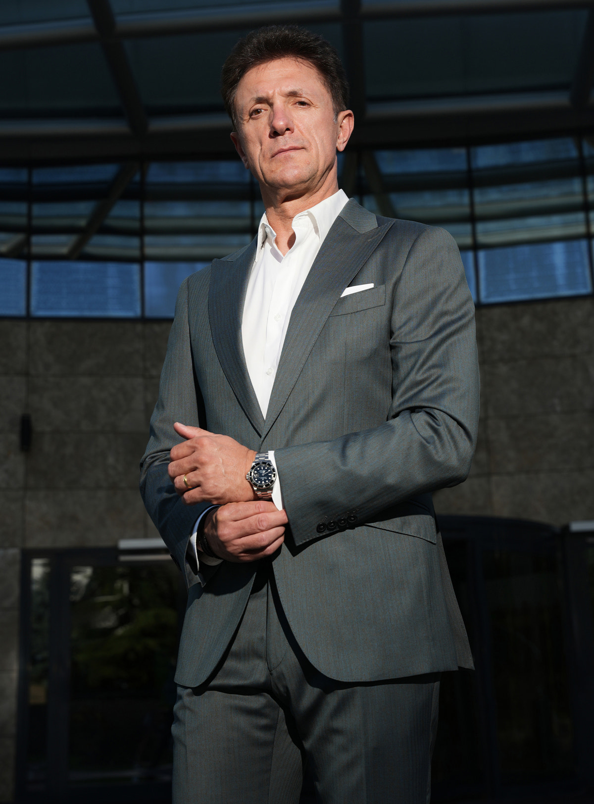 Costum Business Distinction