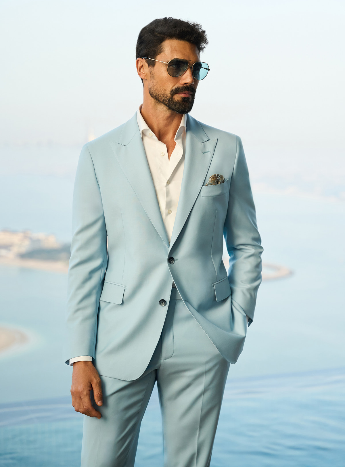 Costum Visionary Artistry Consiglieri albastru deschis cu cămașă albă cu guler deschis