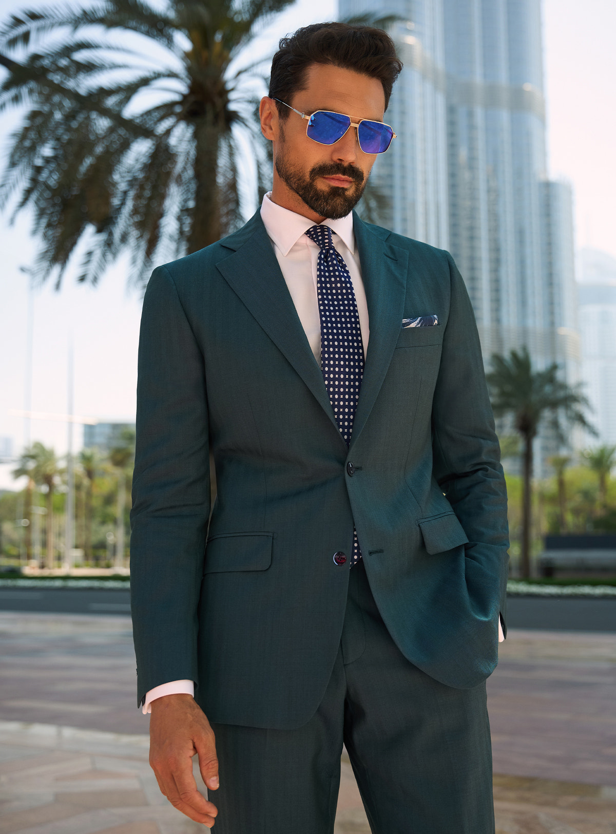 Costum Royal Dignity Consiglieri verde petrol cu cămașă albă și cravată bleumarin