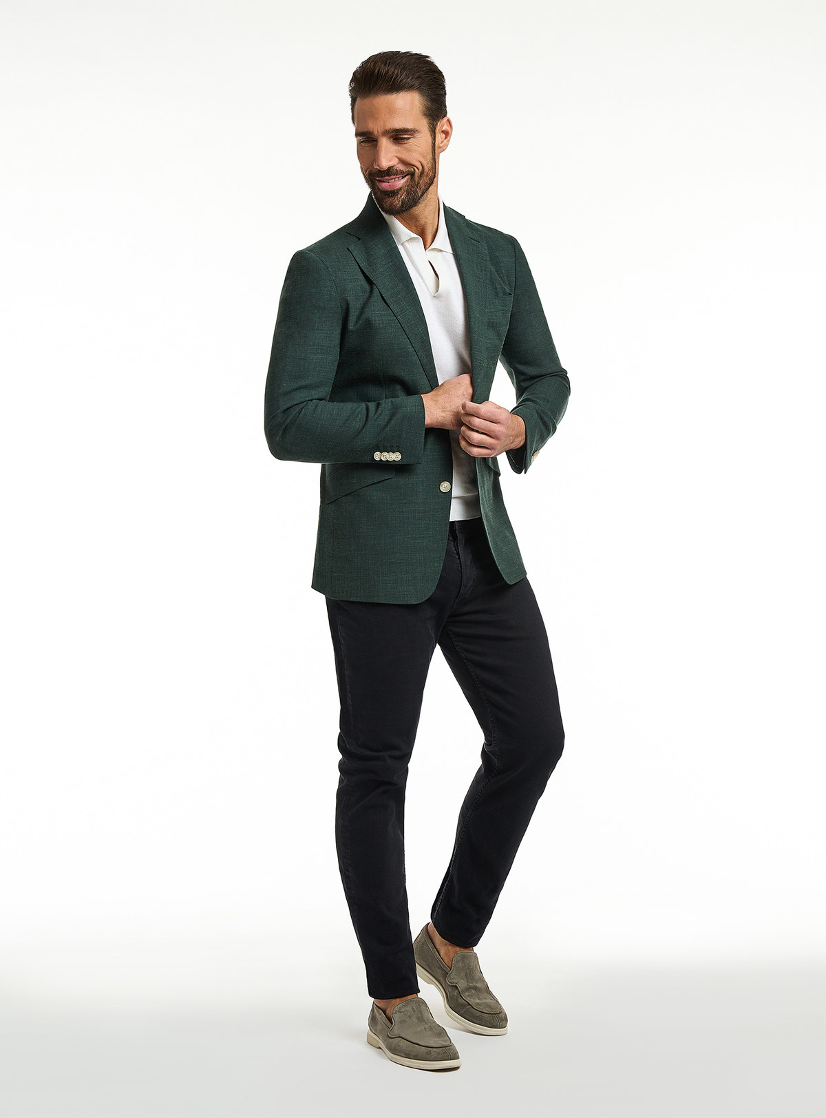 Jeans Consiglieri negri cu sacou verde închis și cămașă albă
