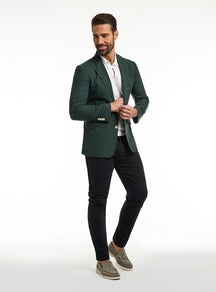 Jeans Consiglieri negri cu sacou verde închis și cămașă albă