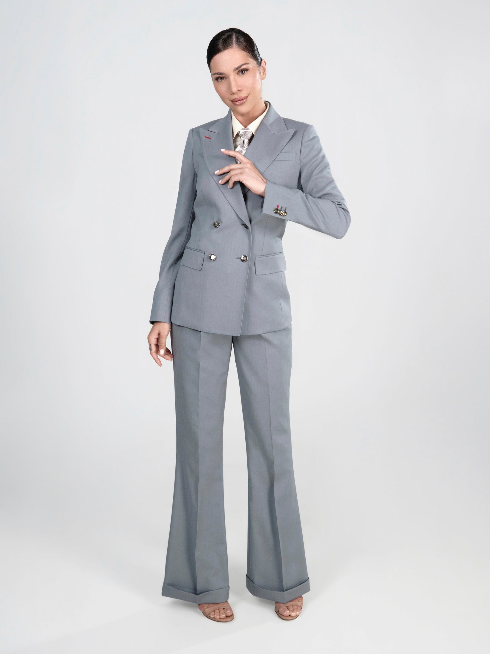 Grey Éminence – The Authority of Elegance