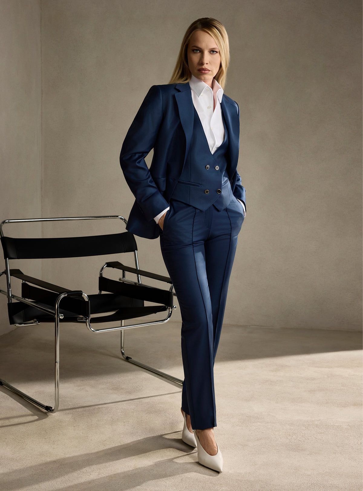 THE OLIVIA SUIT