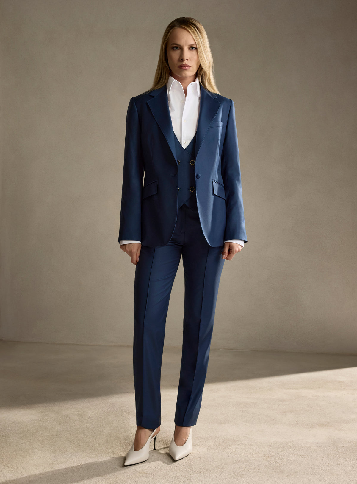 THE OLIVIA SUIT