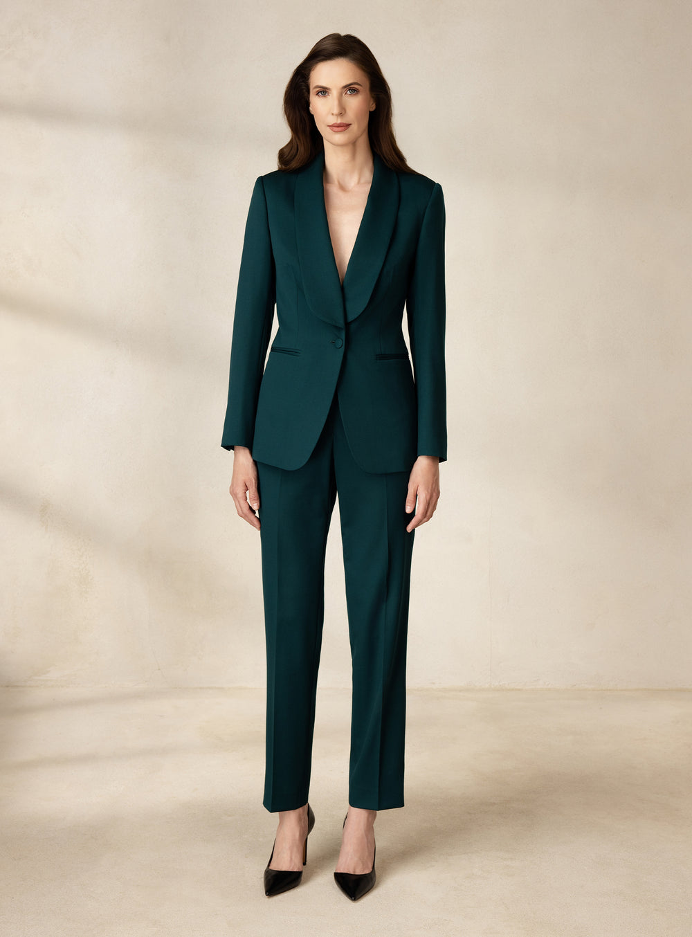 Costum verde închis Consiglieri DONNA, cu sacou cu rever șal și pantaloni conici
