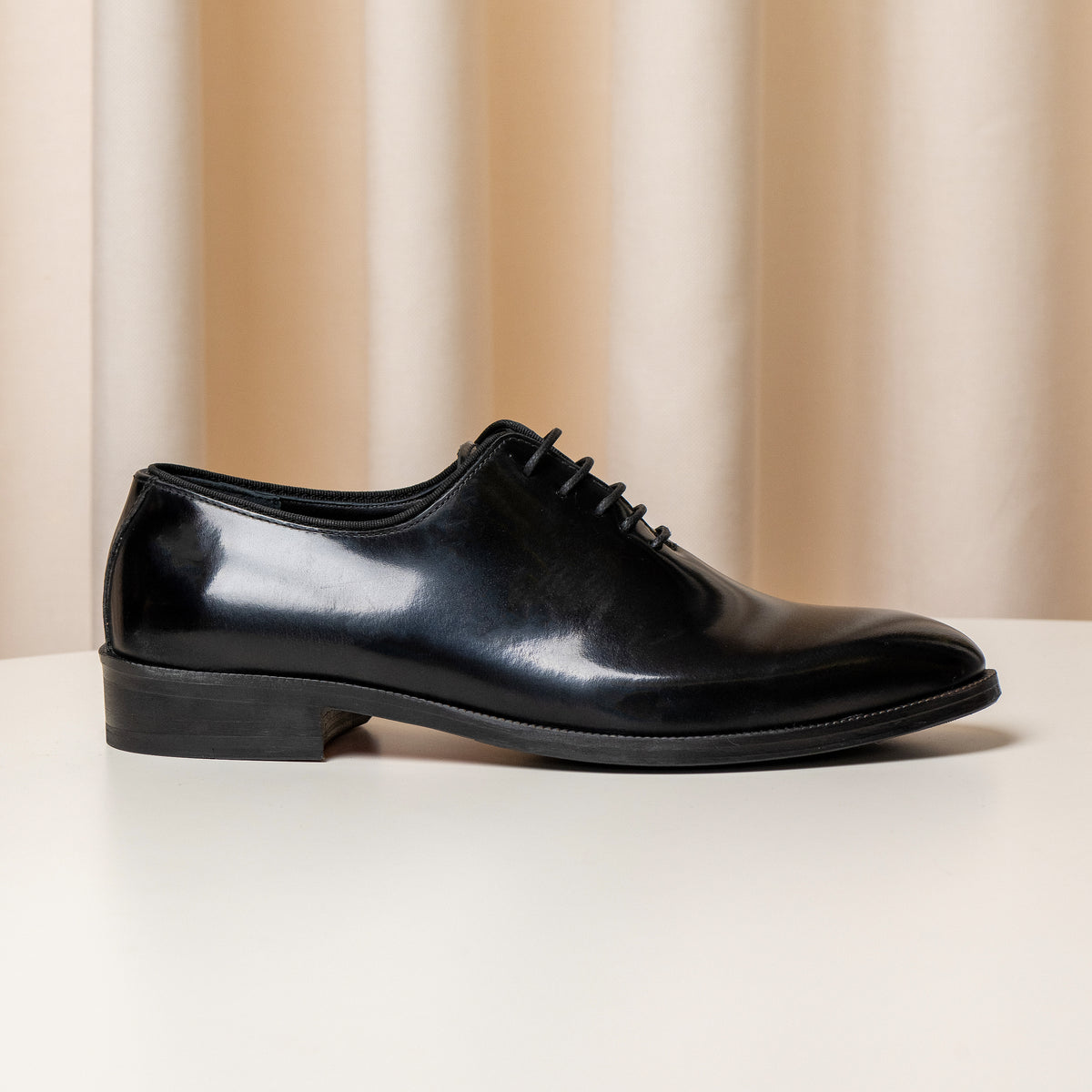 Pantofi Consiglieri Oxford negri cu finisaj neted și formă alungită