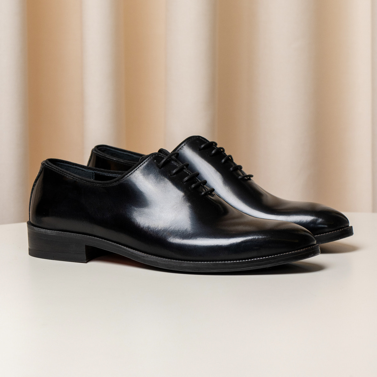 Pantofi Consiglieri Oxford negri cu finisaj neted și formă alungită