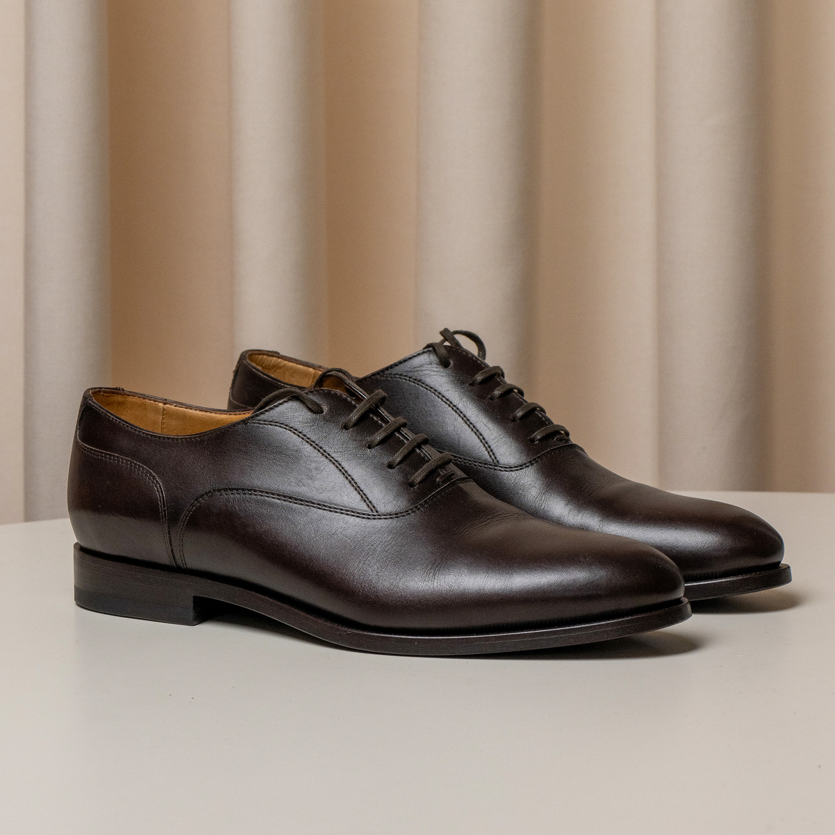 Pantofi Consiglieri Oxford maro închis cu șireturi și finisaj neted