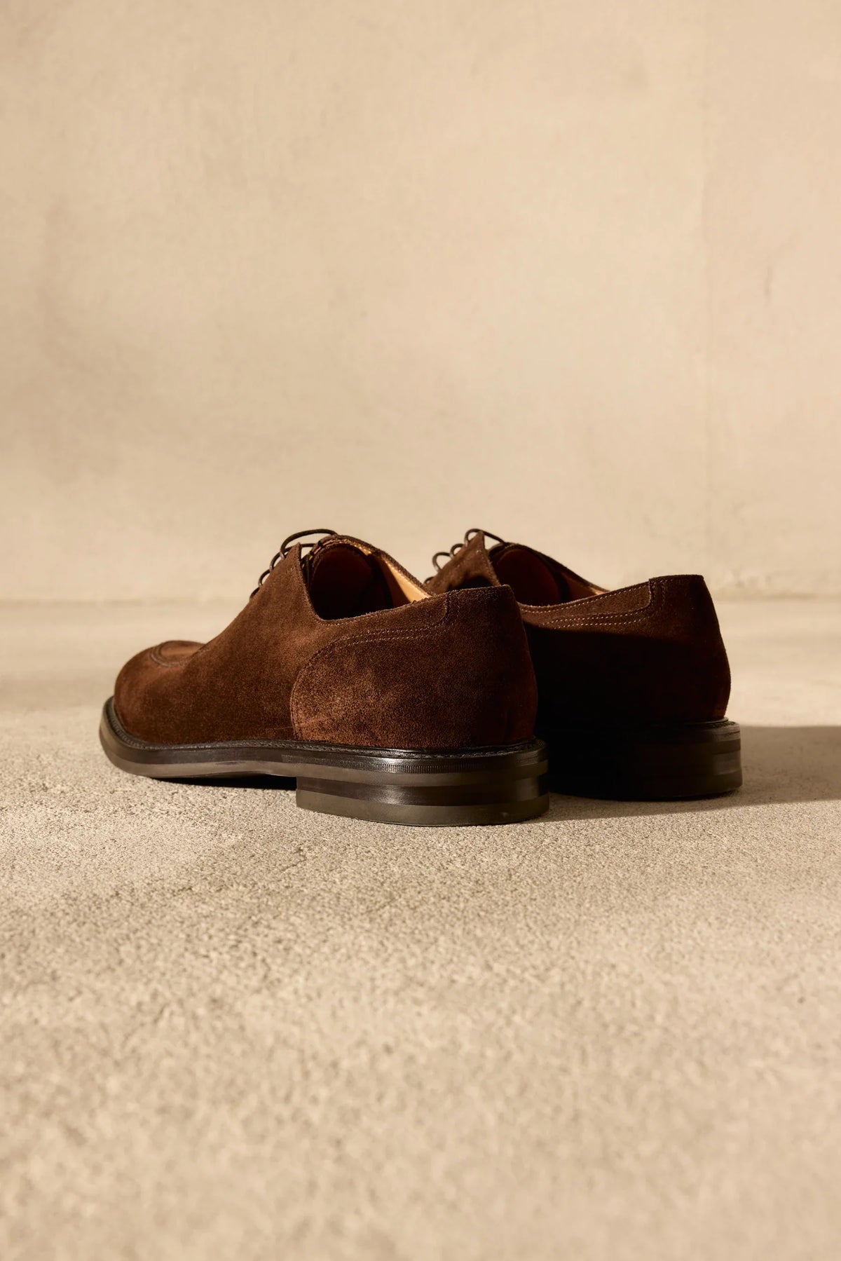 The Tobacco Lace-Up