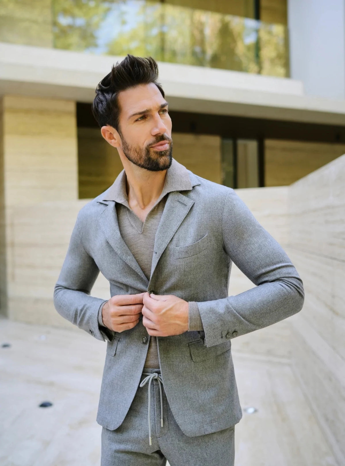 Jachetă Dijon Consiglieri gri texturată, cu guler deschis și pantaloni asortați